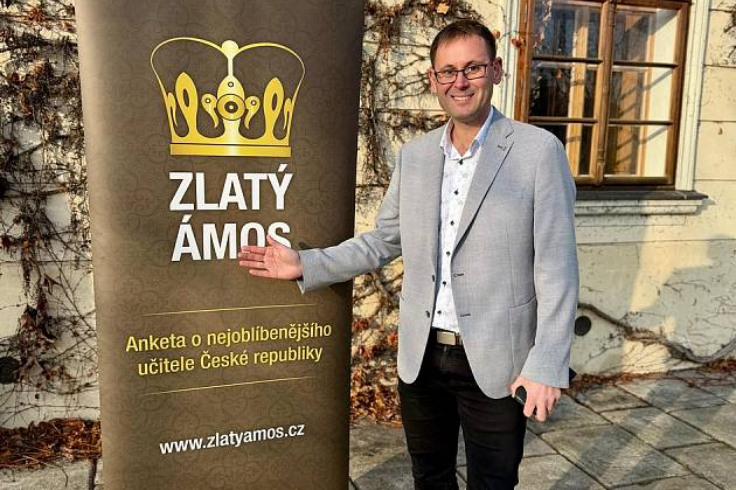 Kladenský učitel soutěží o titul Zlatý Ámos. Ve středočeském kole zvítězil.